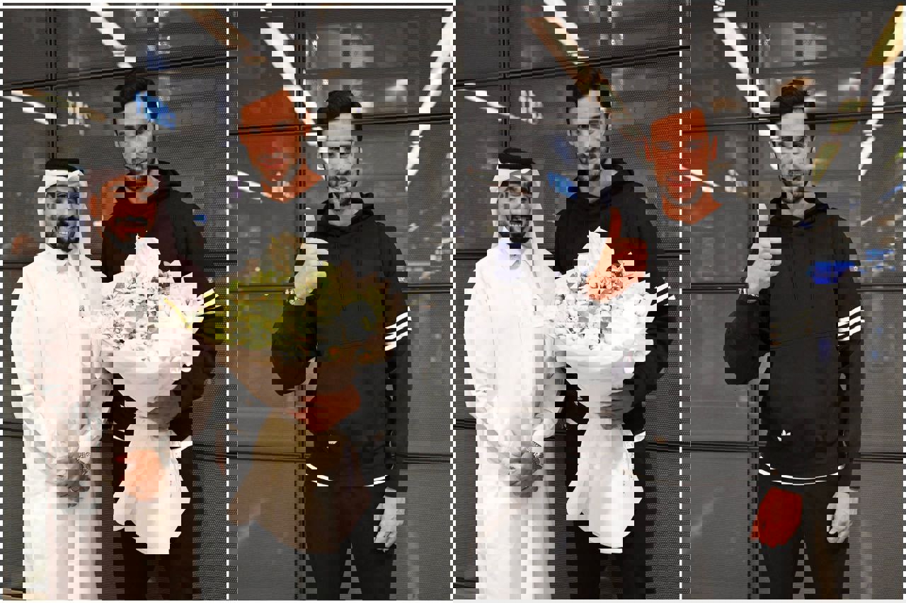 2086823