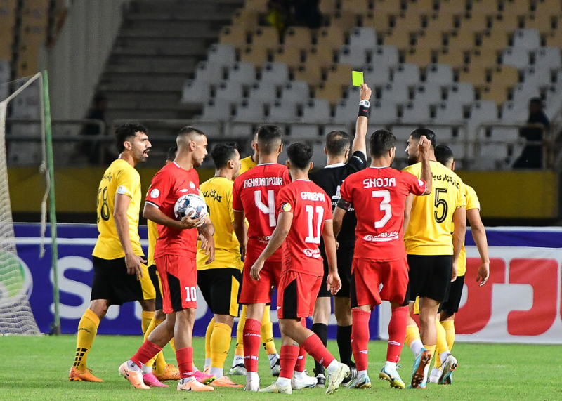 جنگ صدرنشینی در فولادشهر / گزارش زنده: سپاهان 0-1 تراکتور