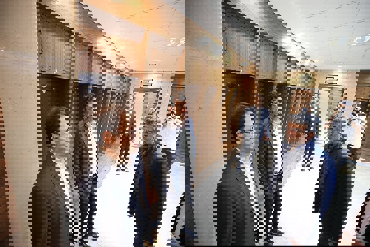 2087082