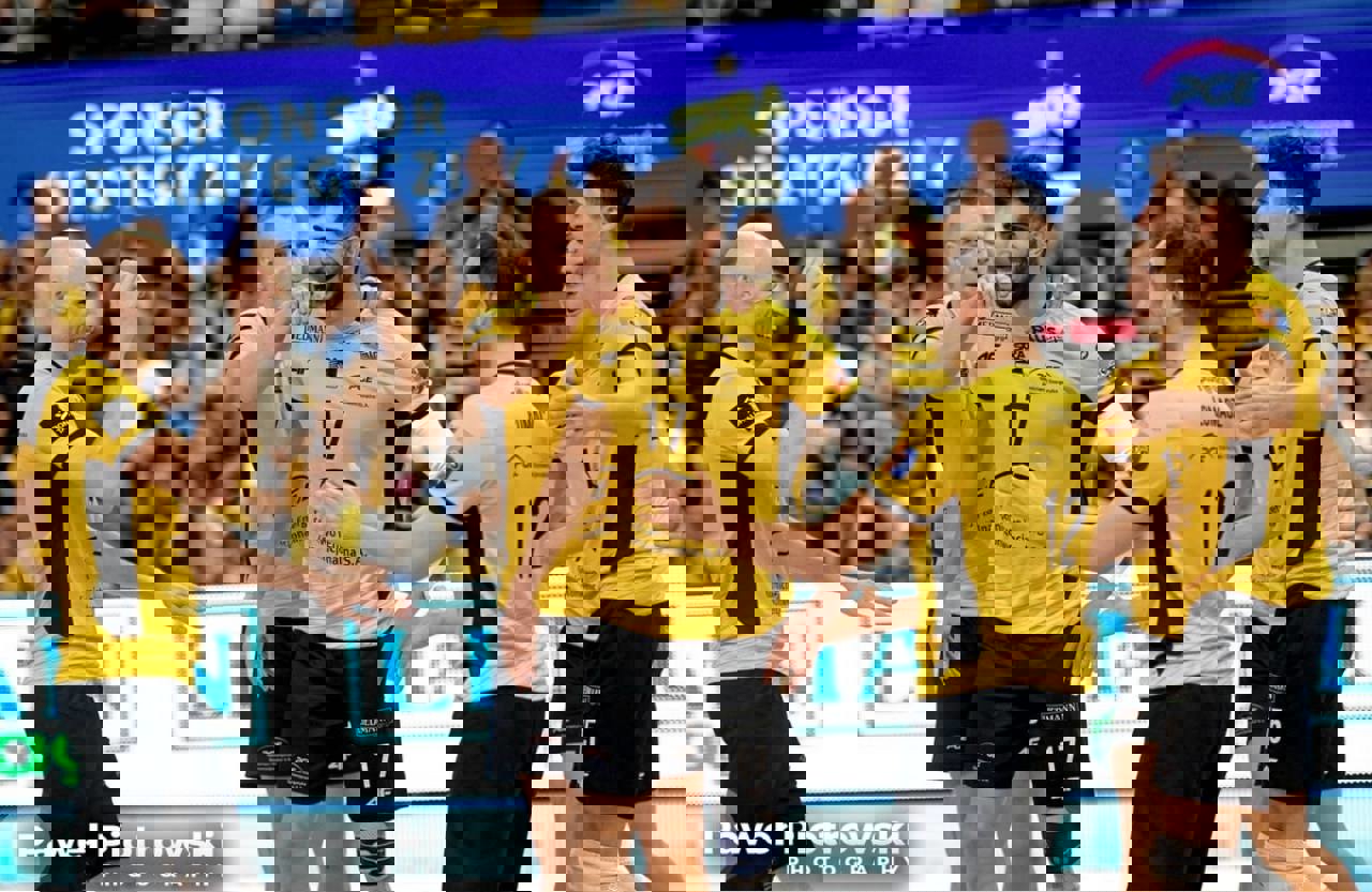 2087399