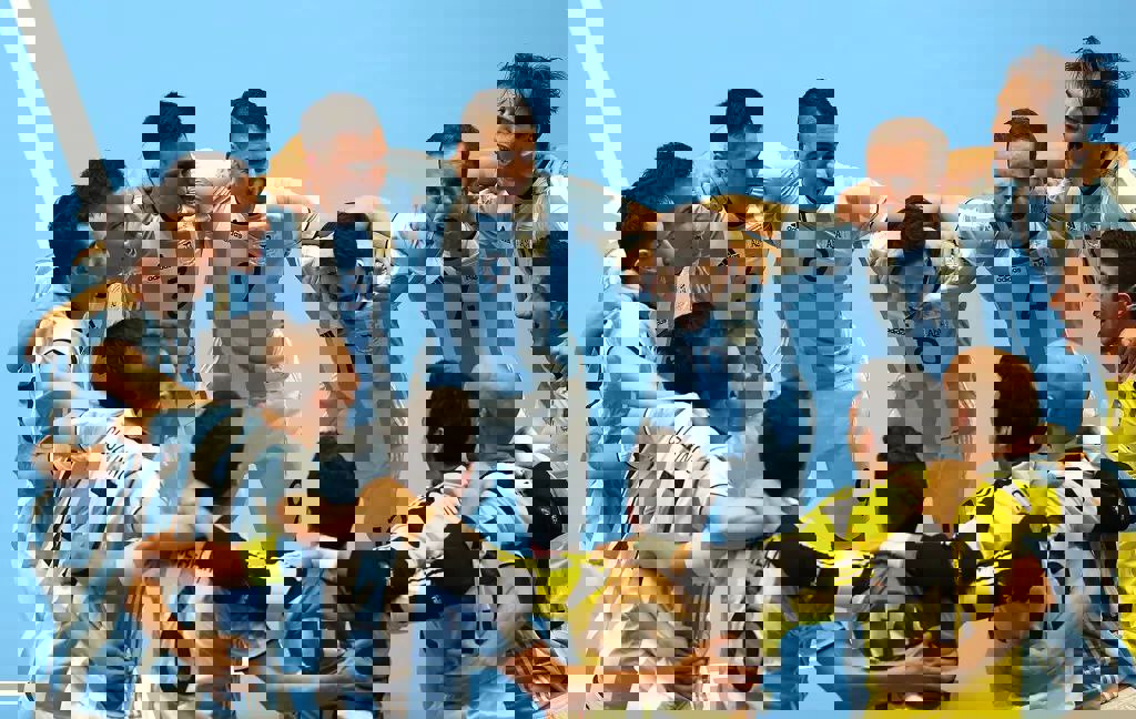 2087586
