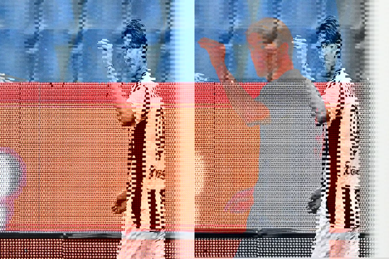 2087749