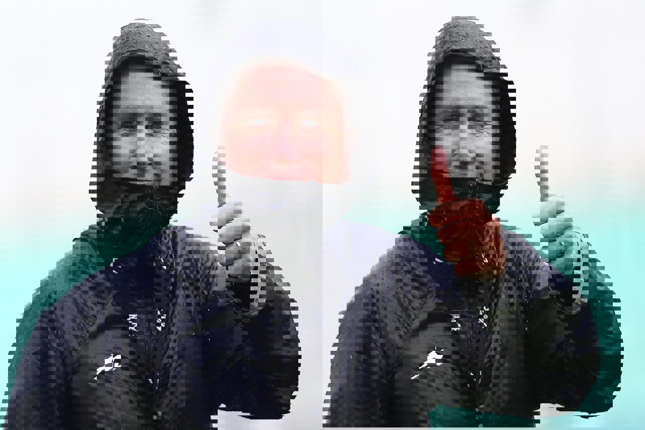 2087832