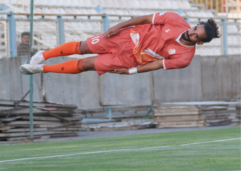 مهاجم سابق پرسپولیس و تمرین فضانوردی!