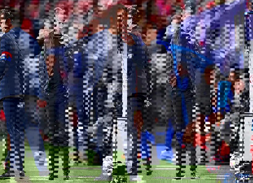 2087896