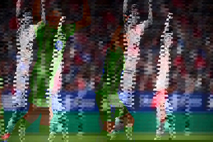 2087897