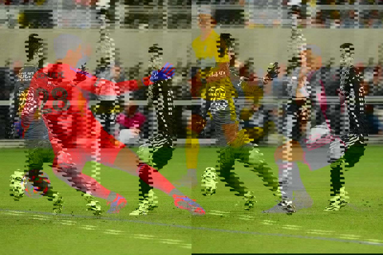 2089883