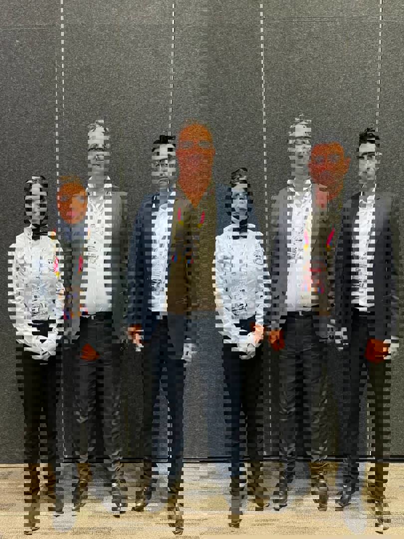 2089982
