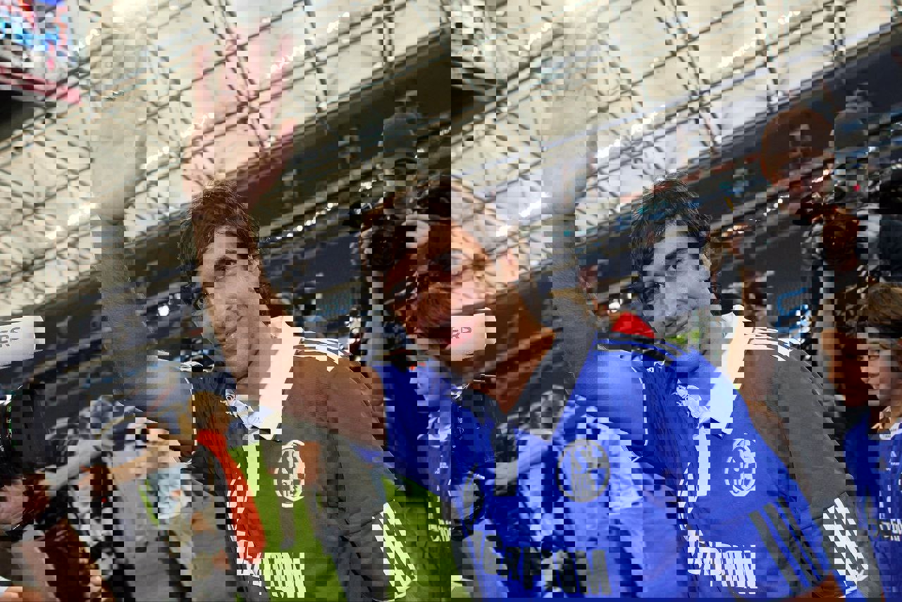 2090571