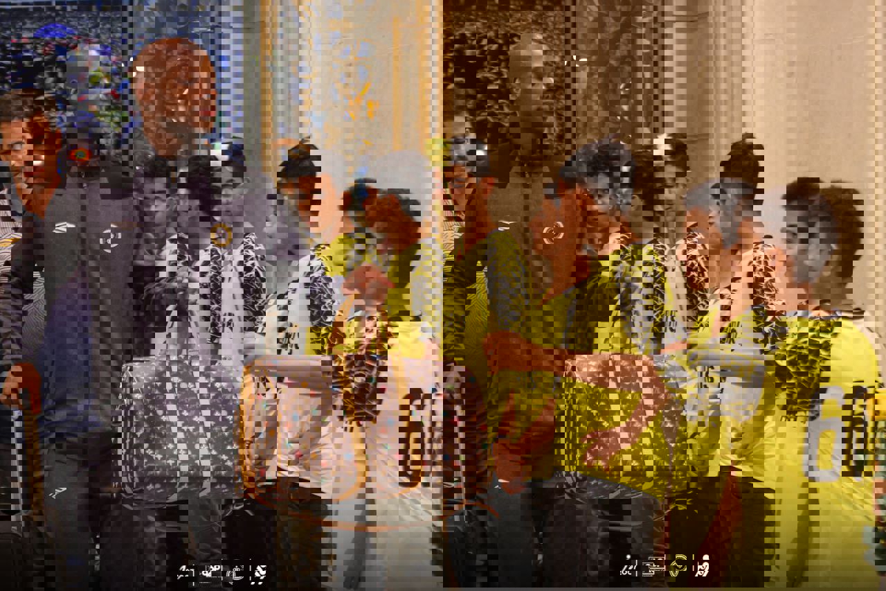 2090438