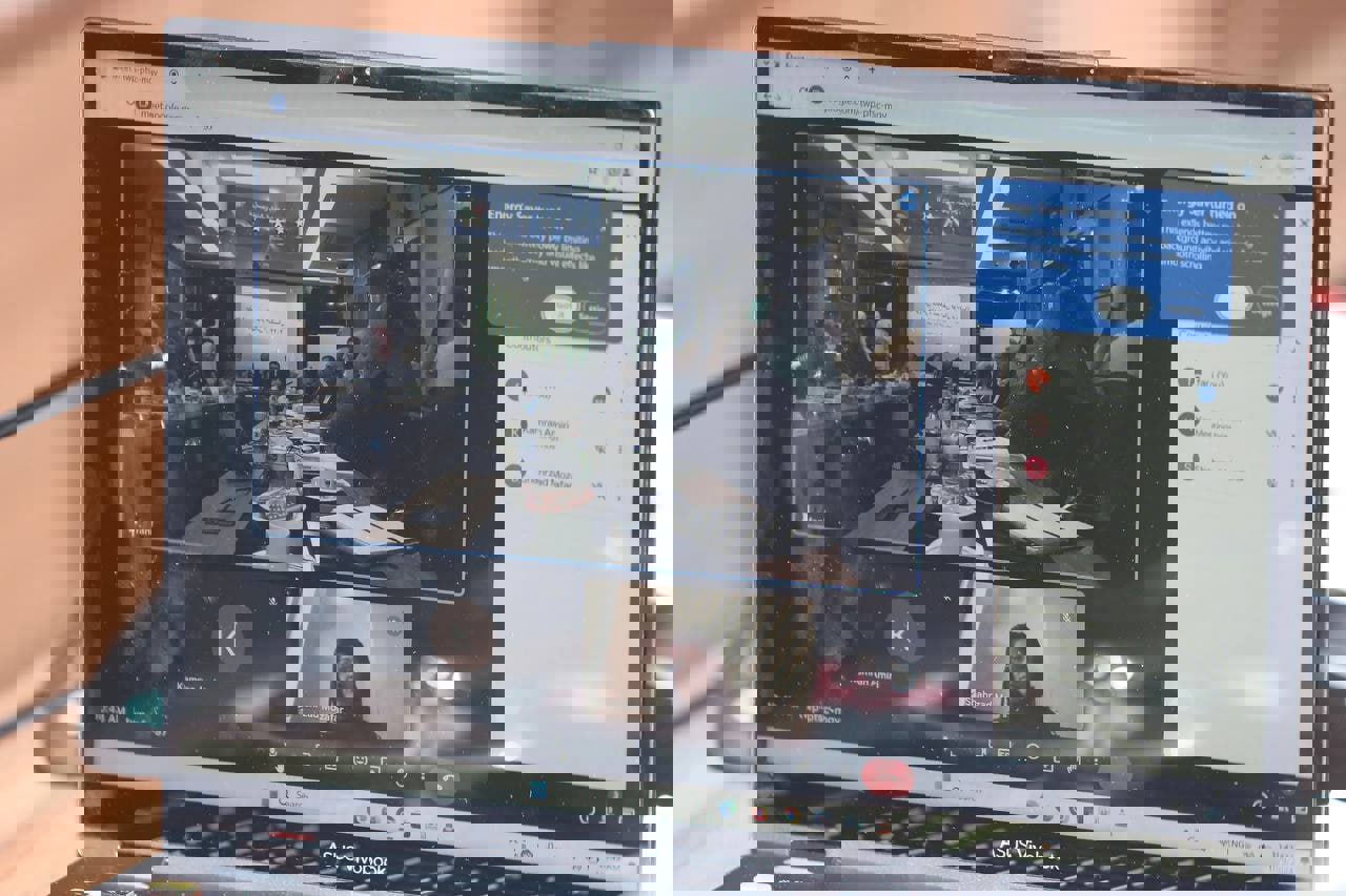 2092676