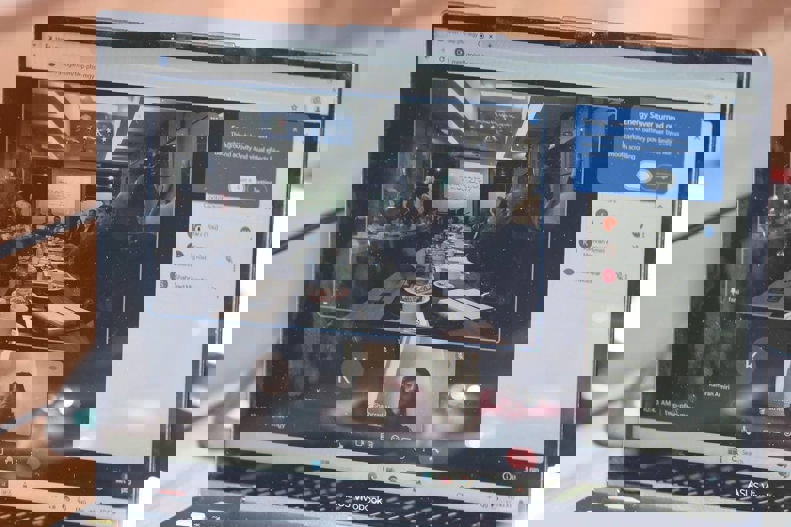 2092676