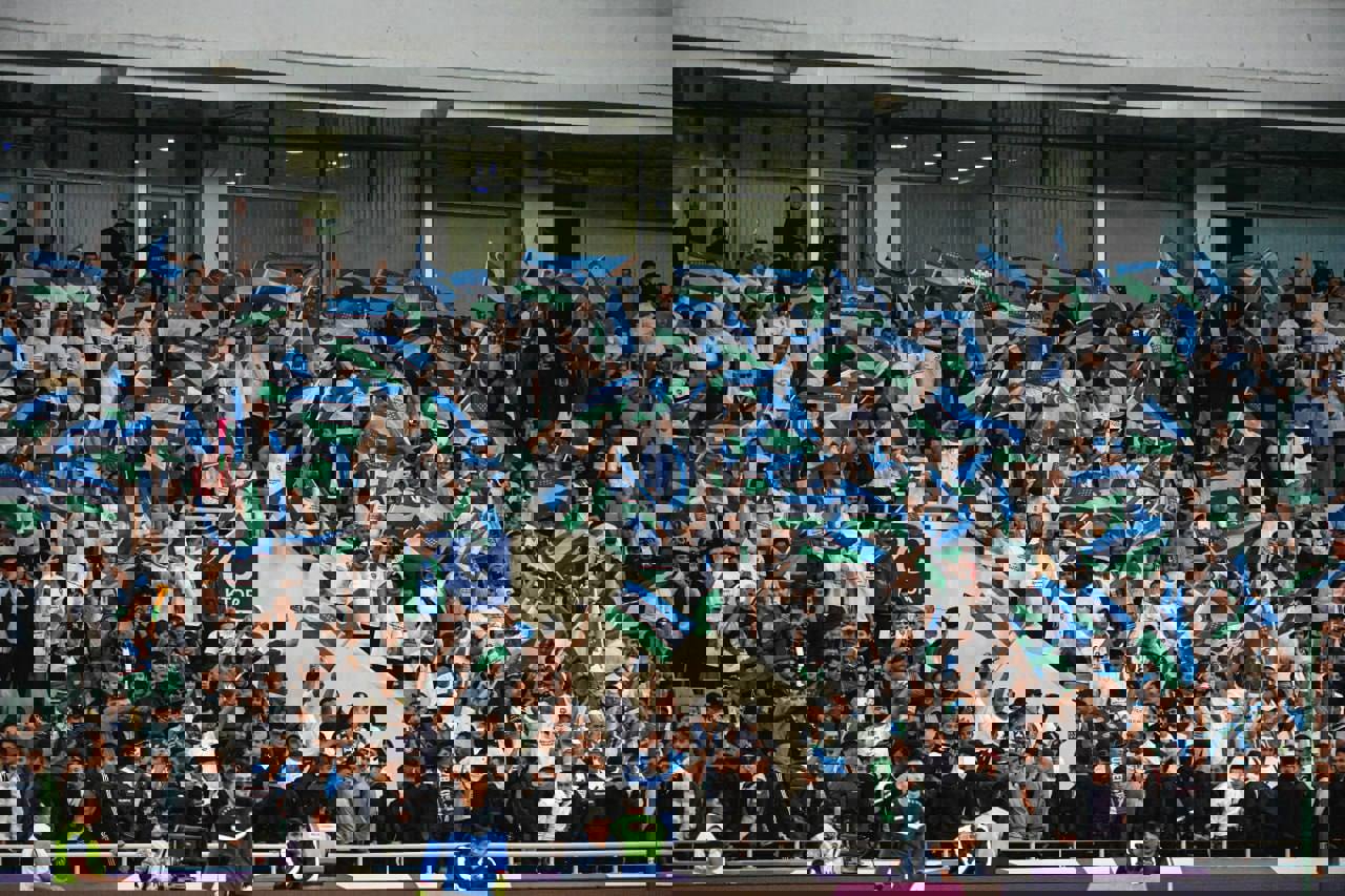2093142