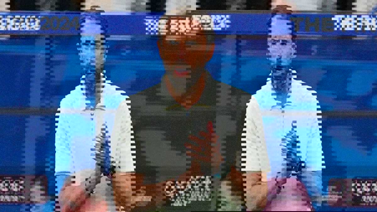 2093132