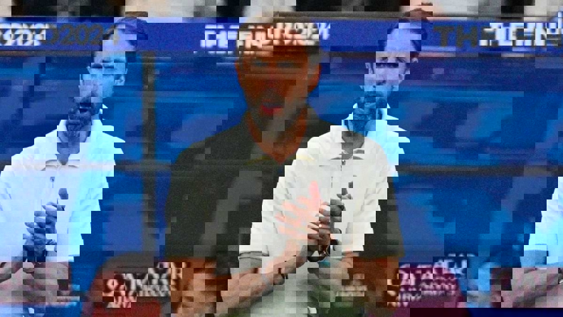 2093132