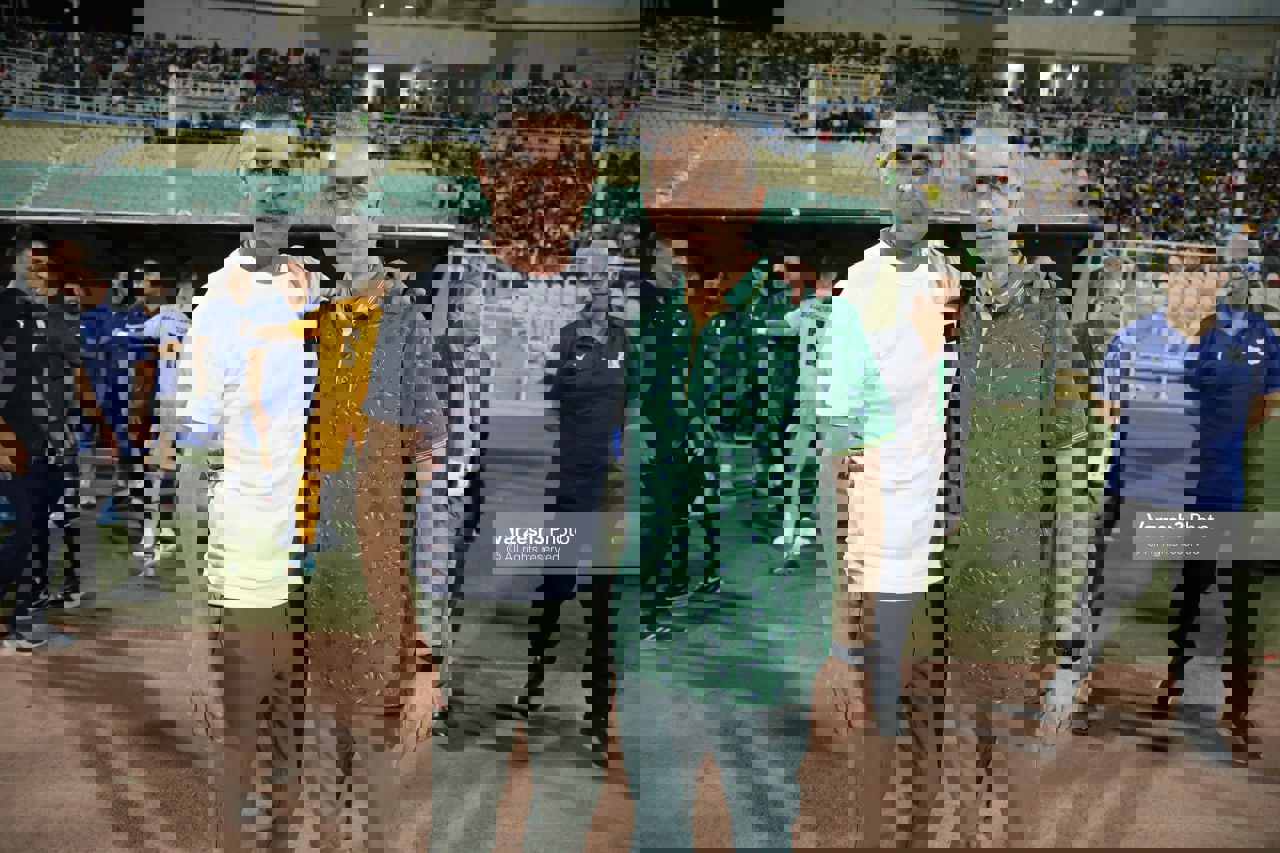 2093094