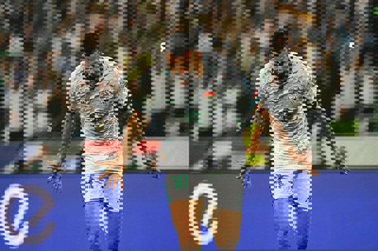 2093397