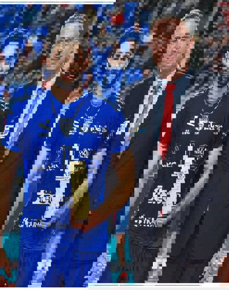2093447