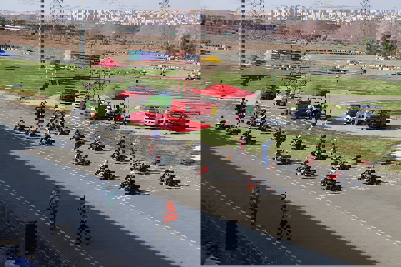 2093592