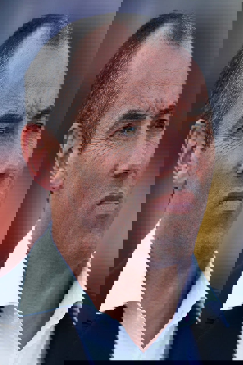 2093689