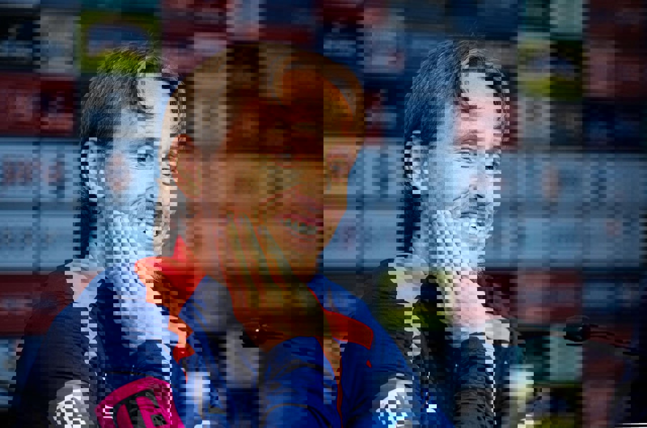 2093667