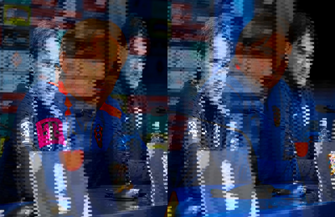 2093670