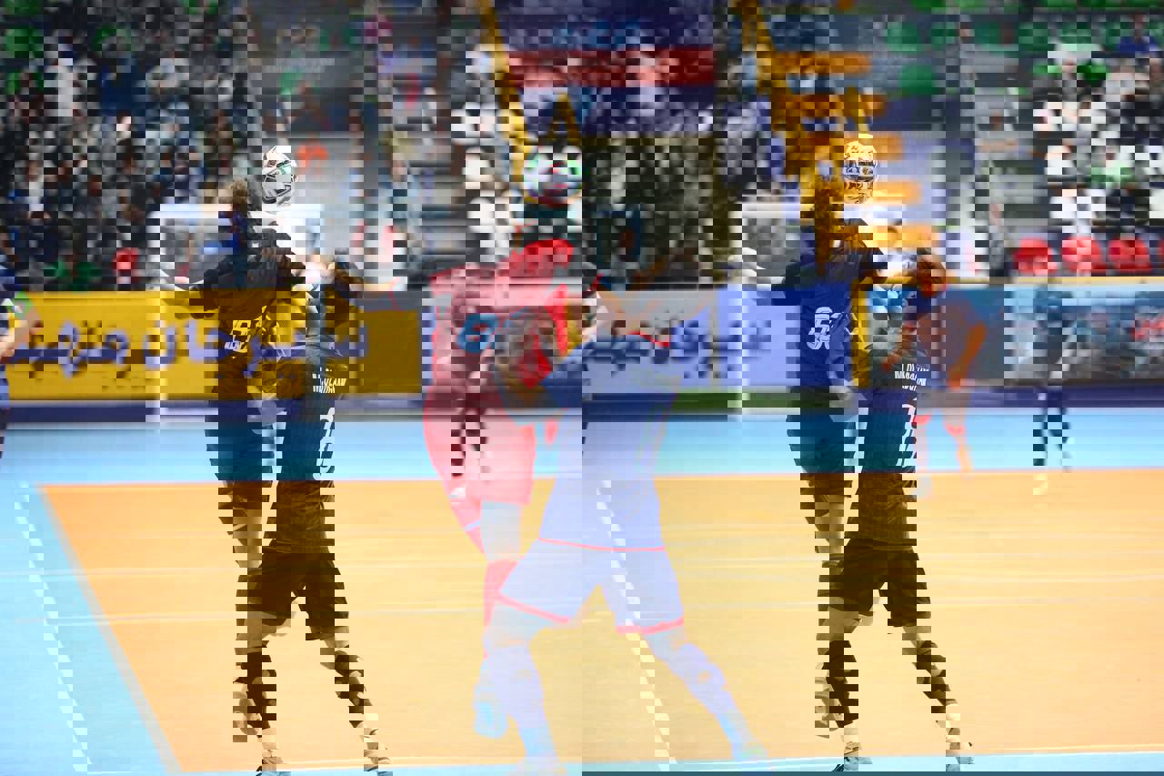 2093633