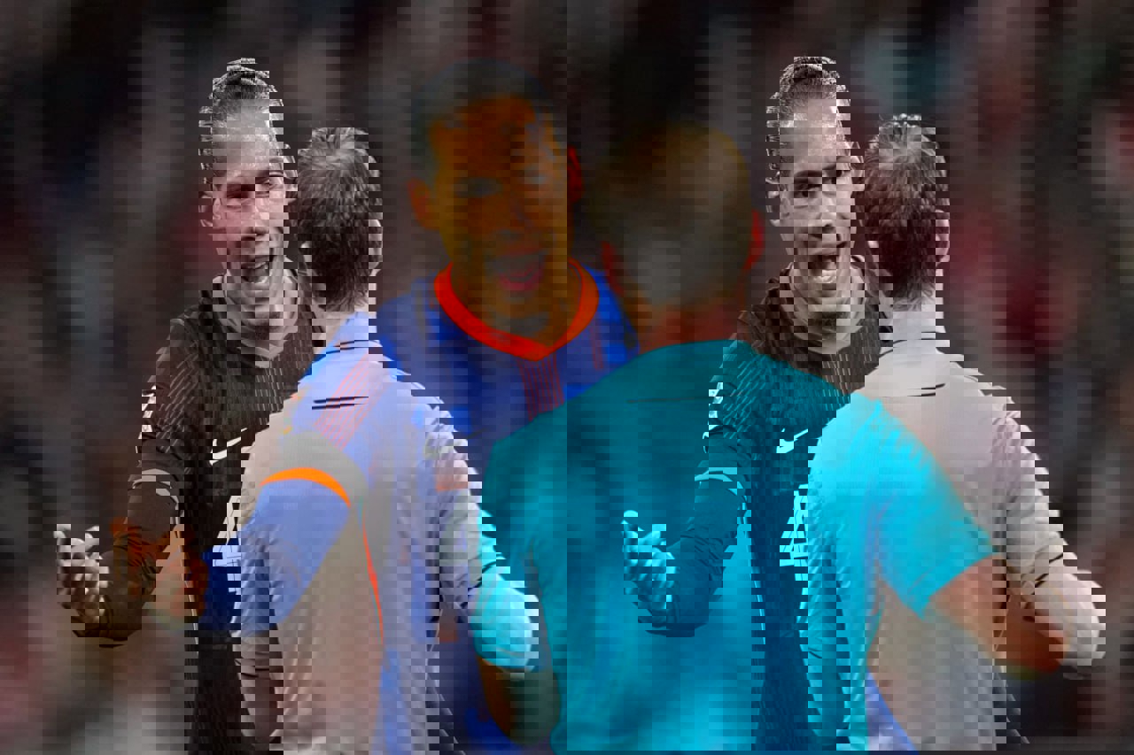 2093763