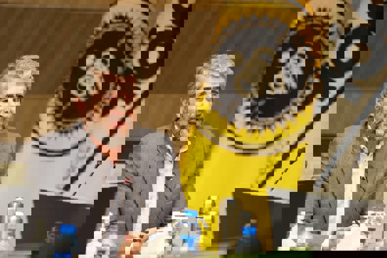 2093885
