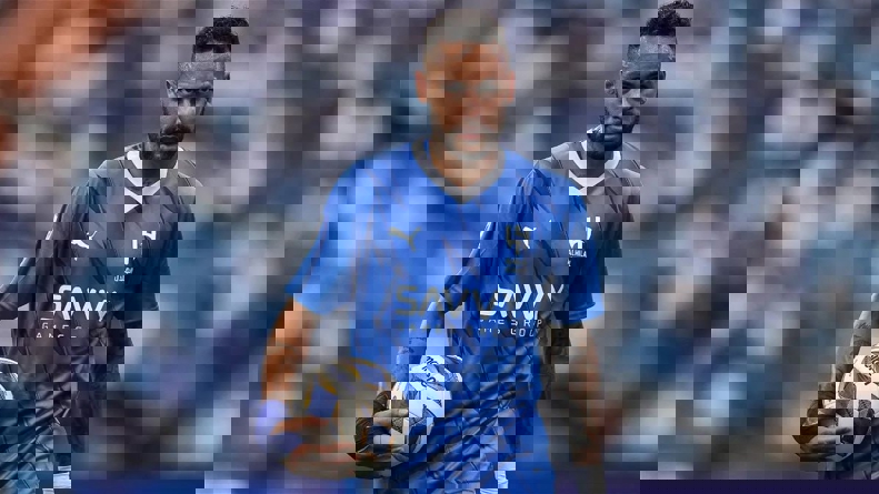 2093932