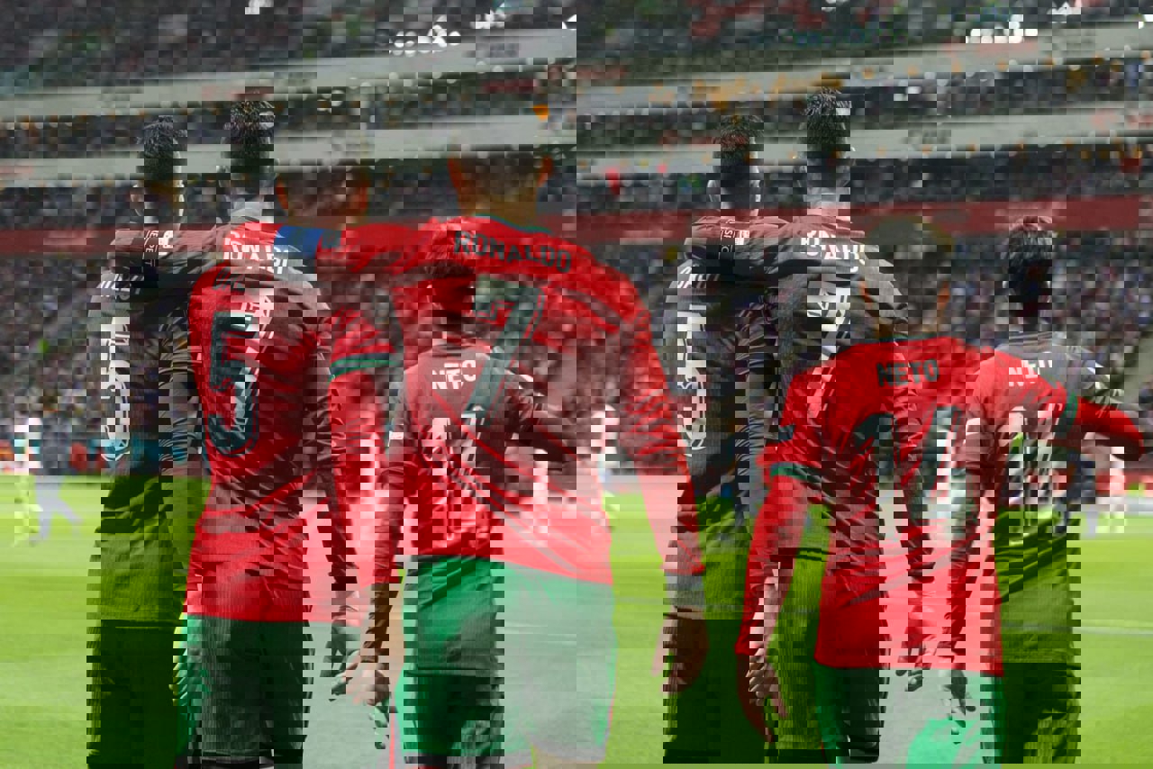 2094211