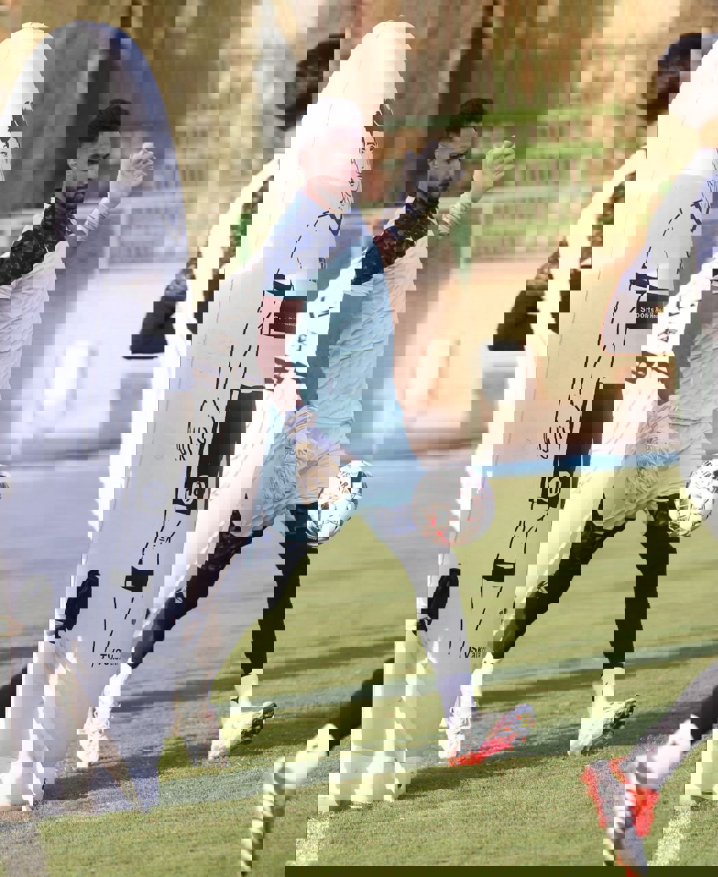 2094323