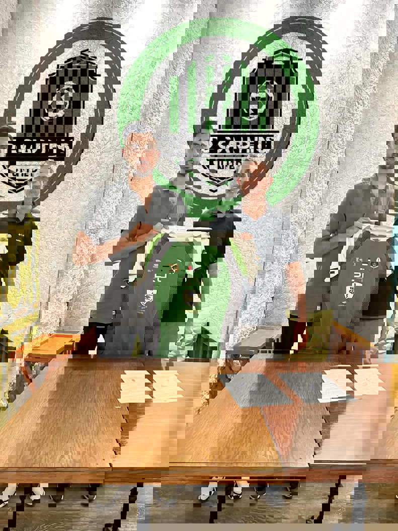 2094742