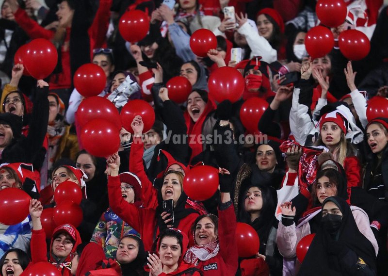 پرسپولیس برد: چالش در جایگاه خانمهای هوادار