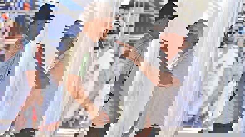 2095318