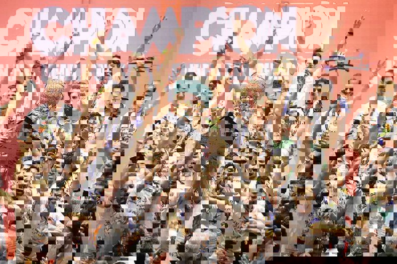 2095715