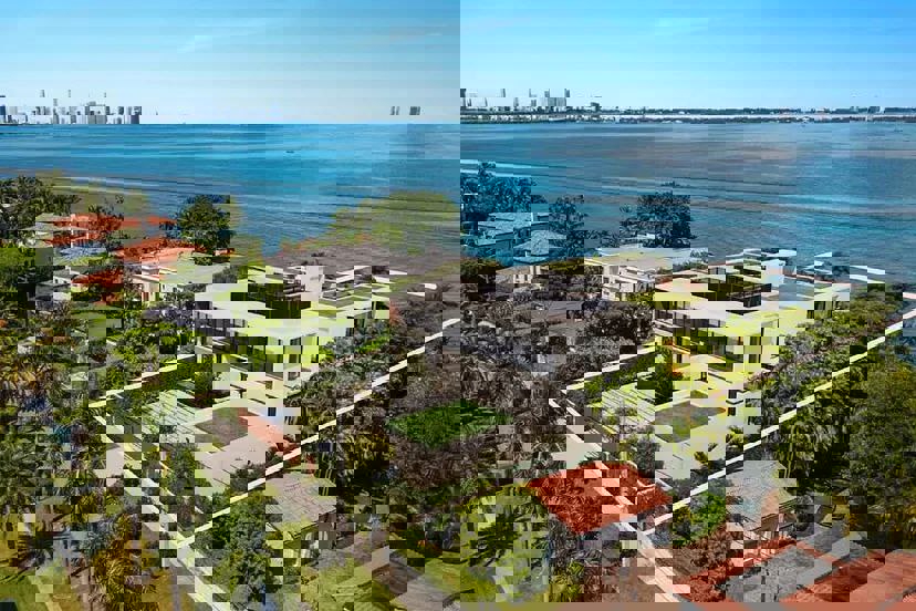 2095859
