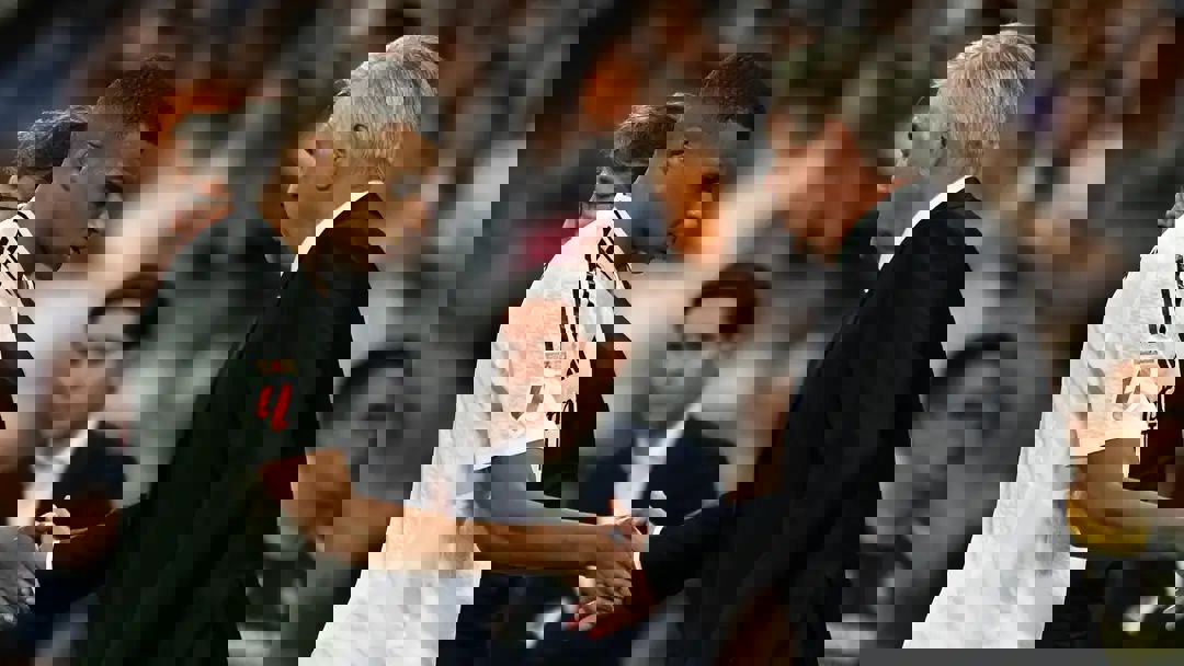 2095933