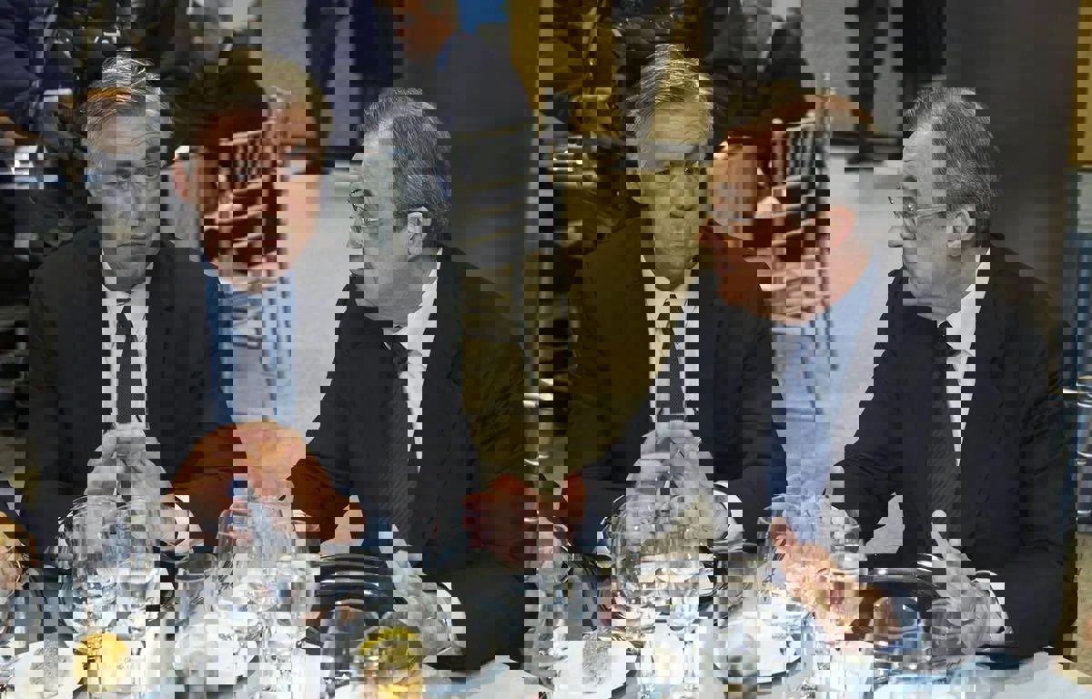2095904