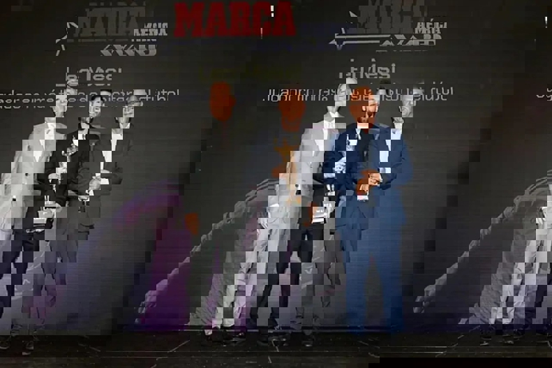2096270