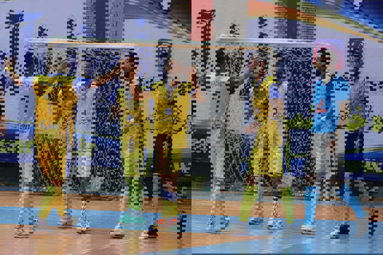 2096302