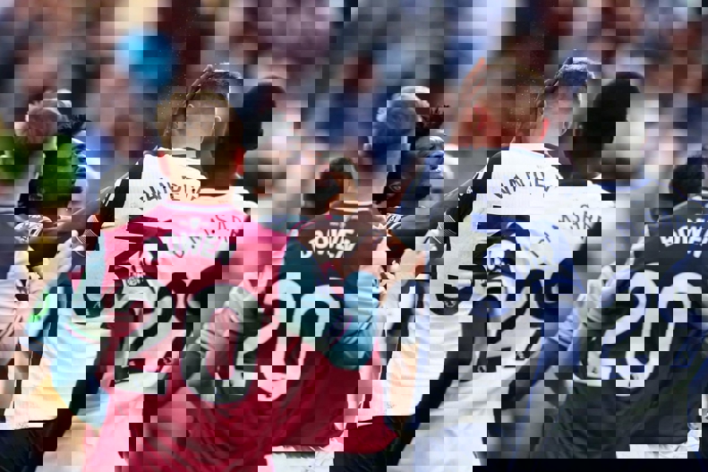 2096863