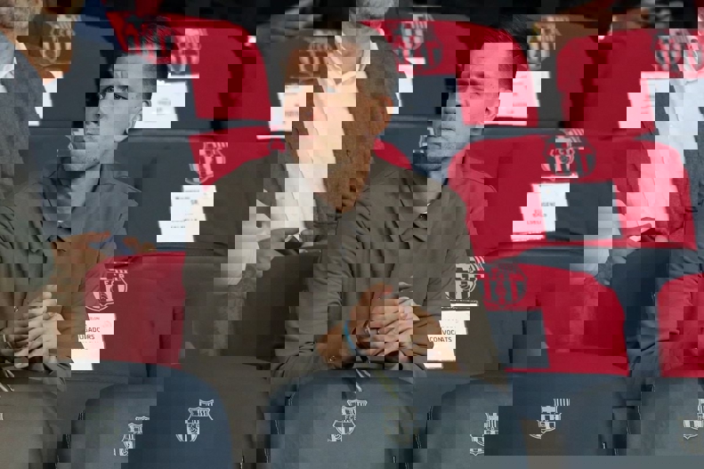 2096833