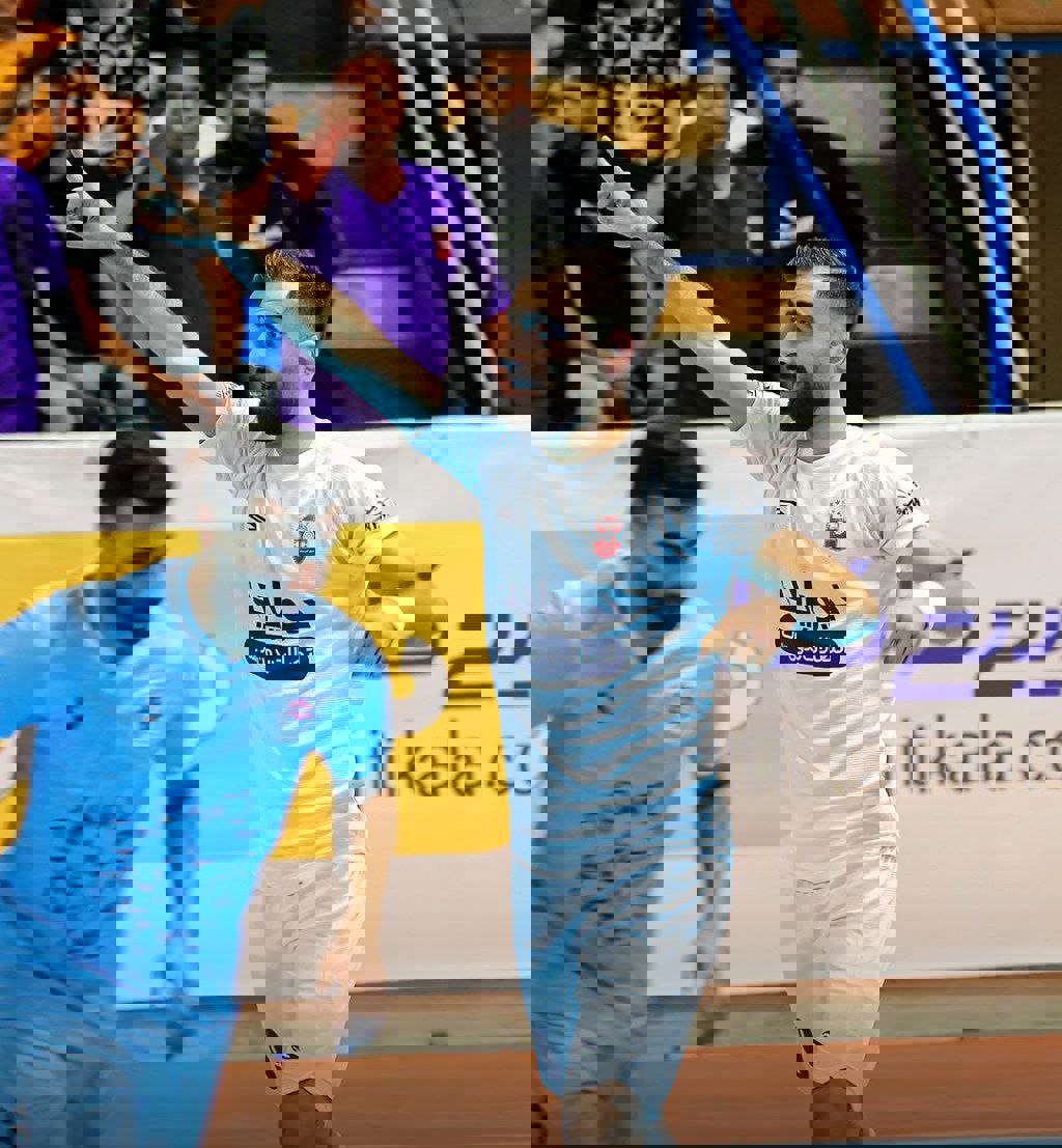 2096852