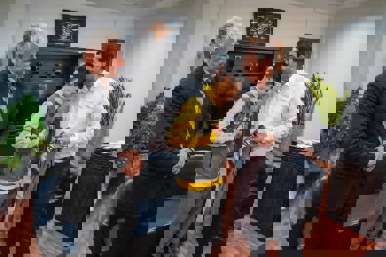 2097323