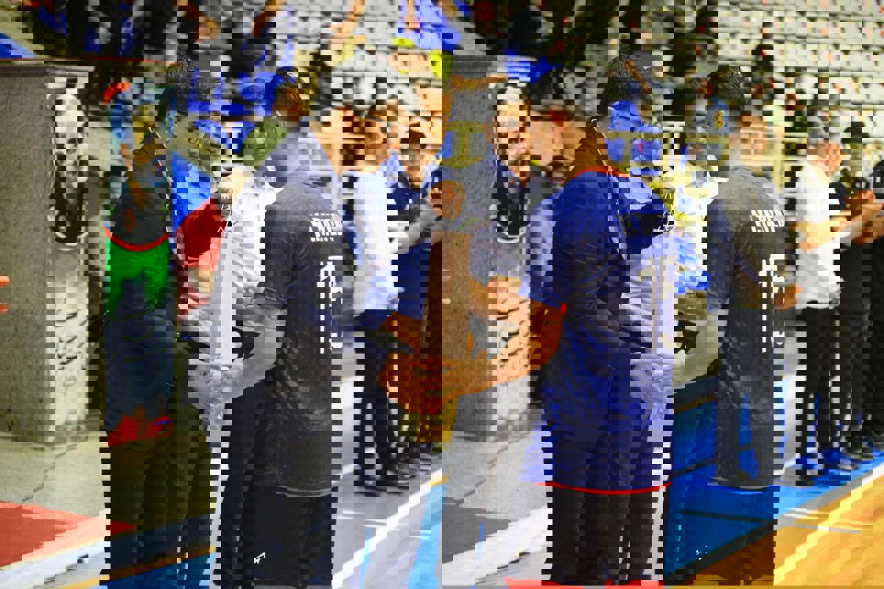 2097605
