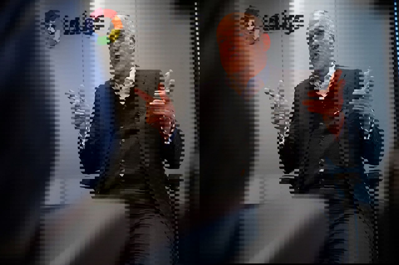 2097689