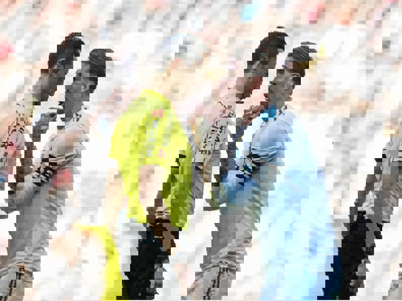 2097975