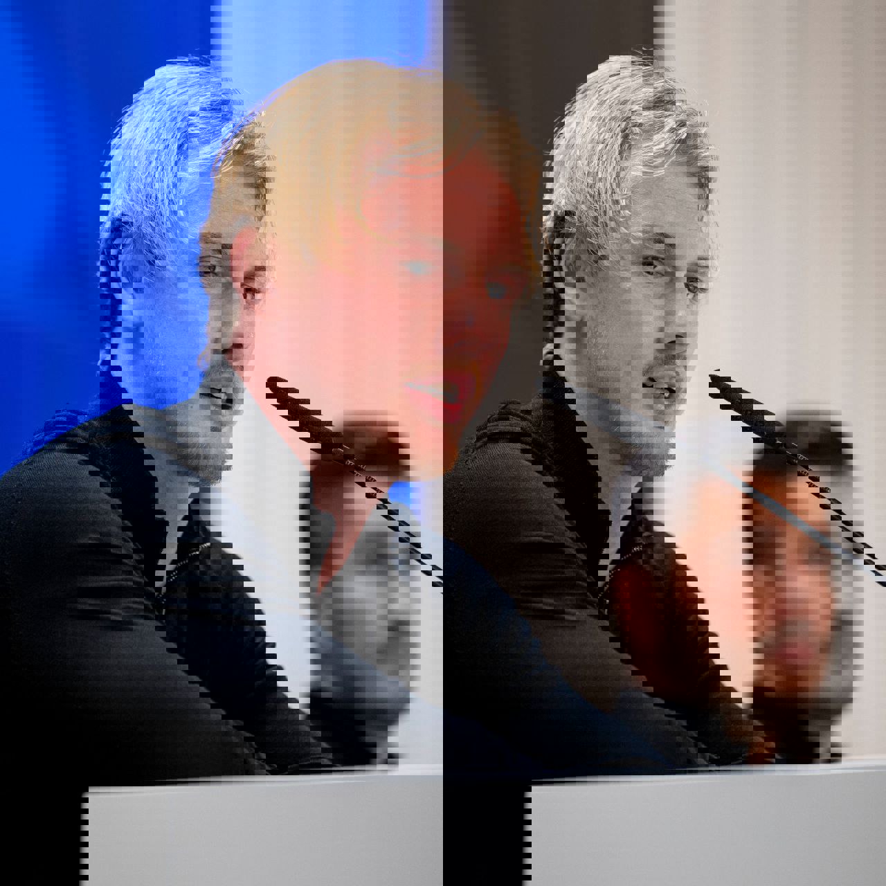 2097926