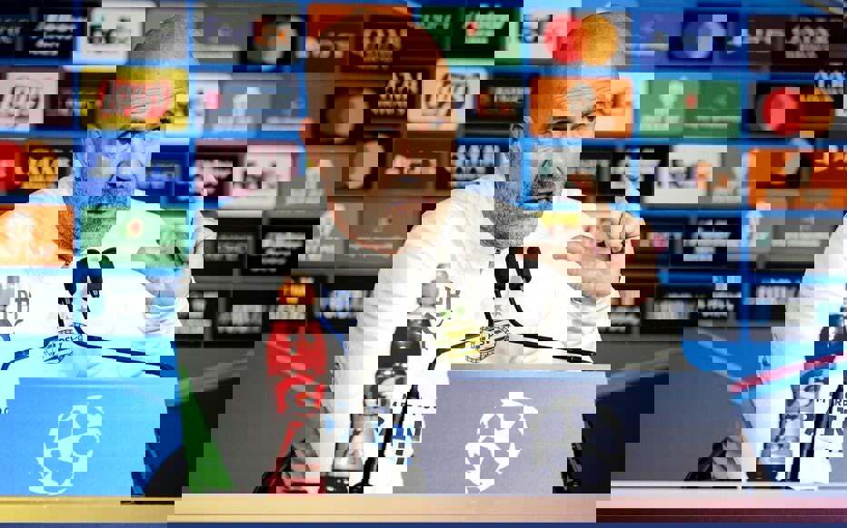 2097923